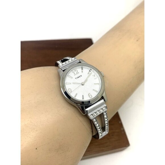 Timex Women\'s Watch TW2W18600 Quartz Silver Dial Stainless Steel 25mm